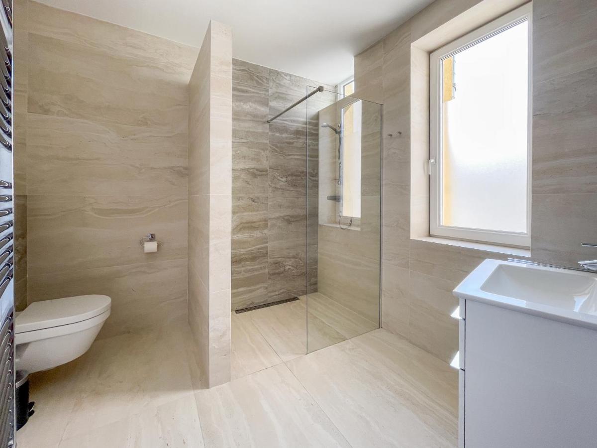 Elysian Apartment Bratislava Bagian luar foto