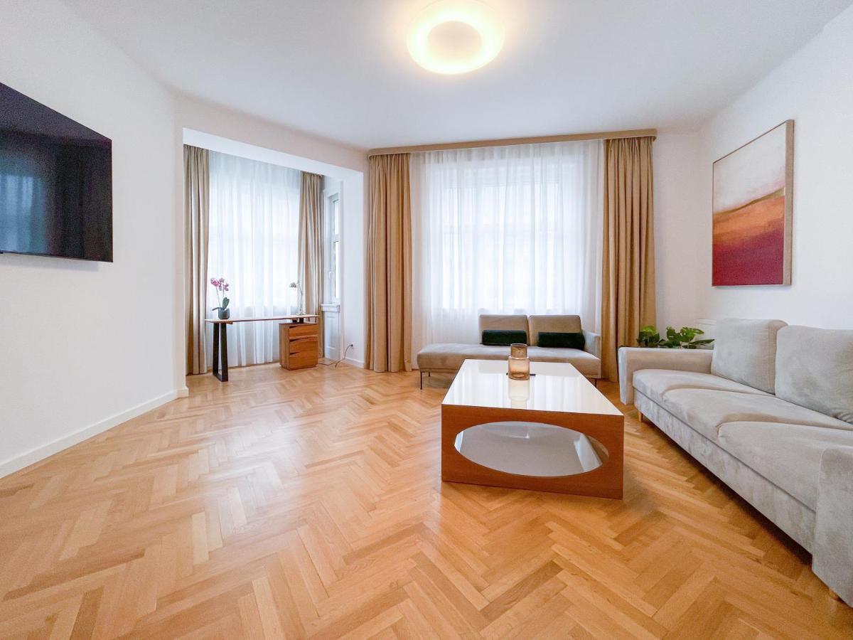 Elysian Apartment Bratislava Bagian luar foto