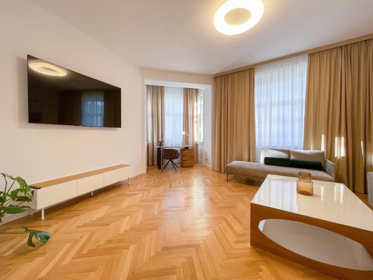 Elysian Apartment Bratislava Bagian luar foto