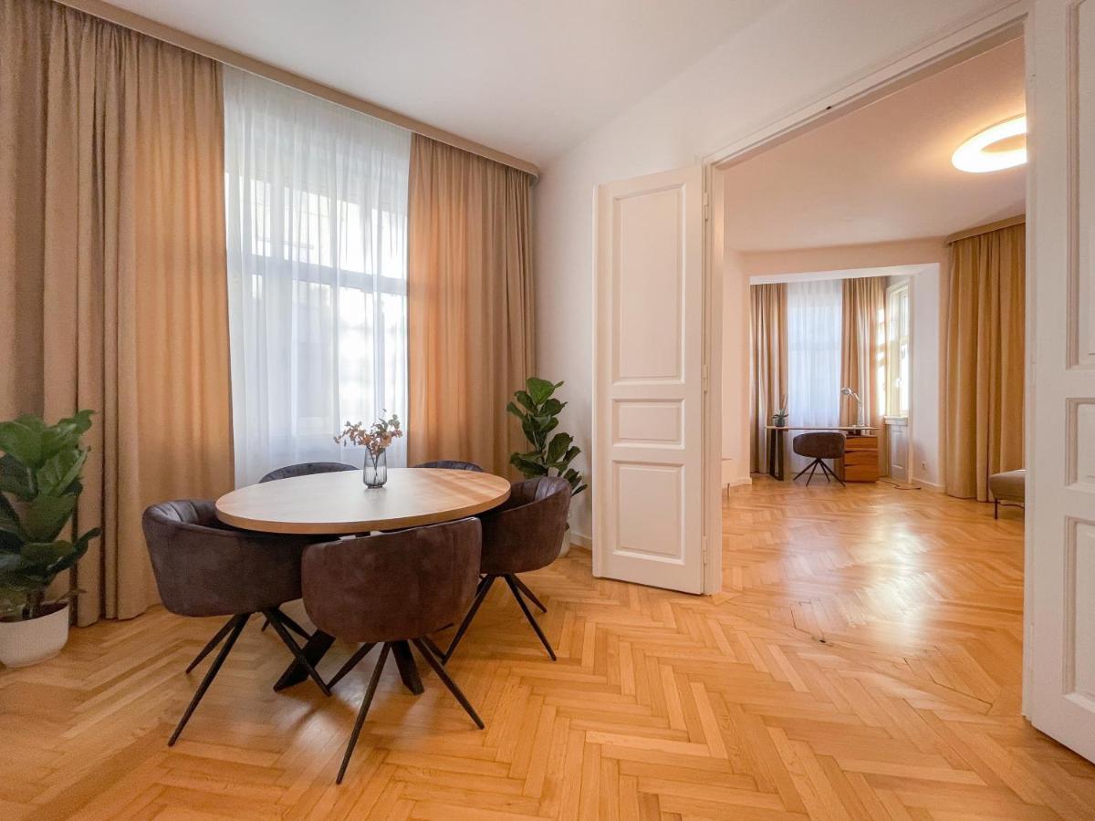 Elysian Apartment Bratislava Bagian luar foto